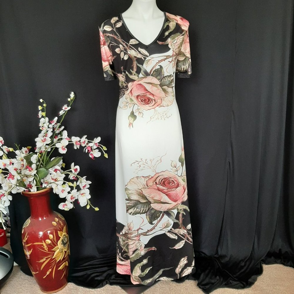 Gorgeous Bold Floral Designed Maxi Dress